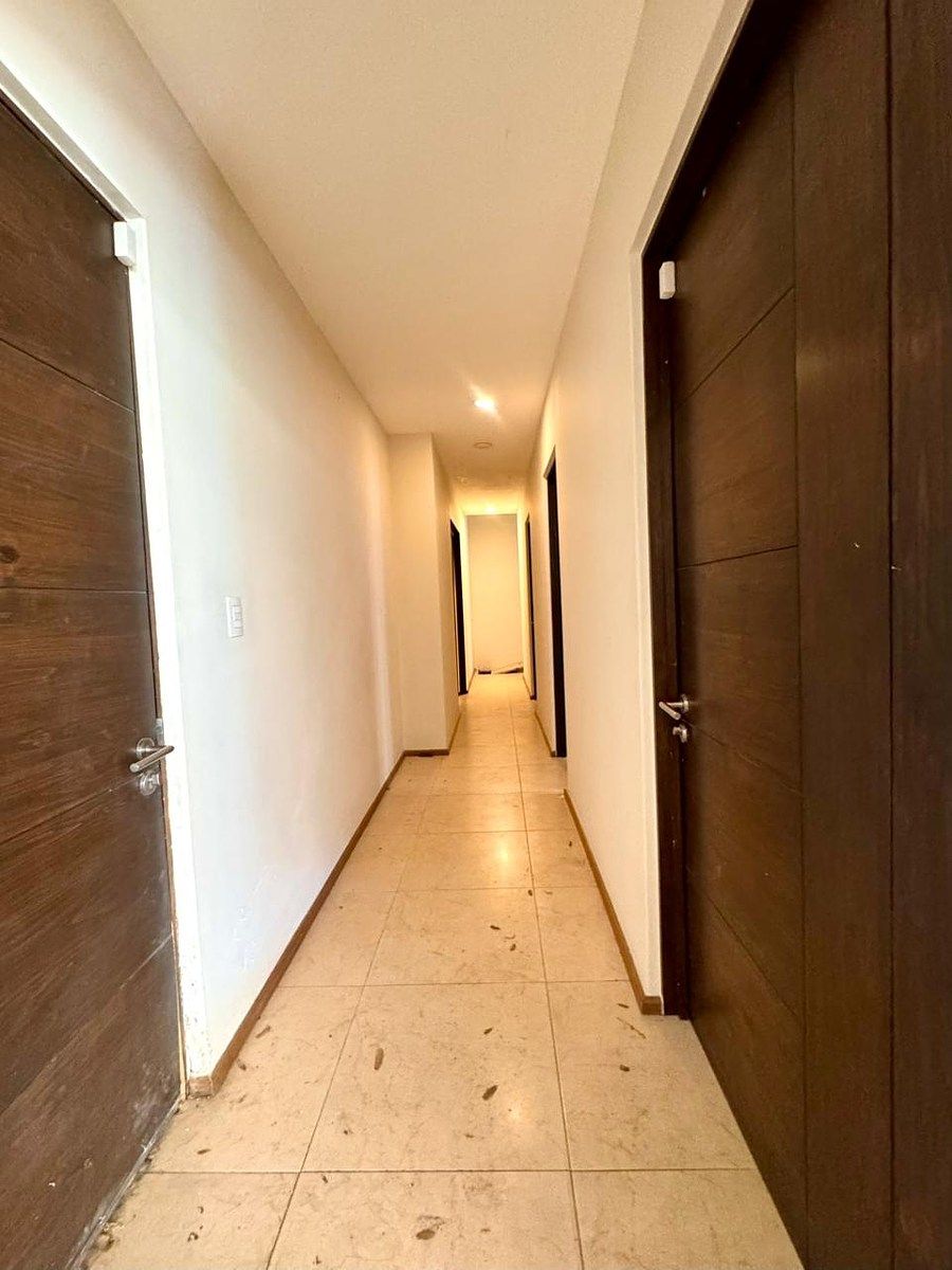 33 de 43: Pasillo de servicio