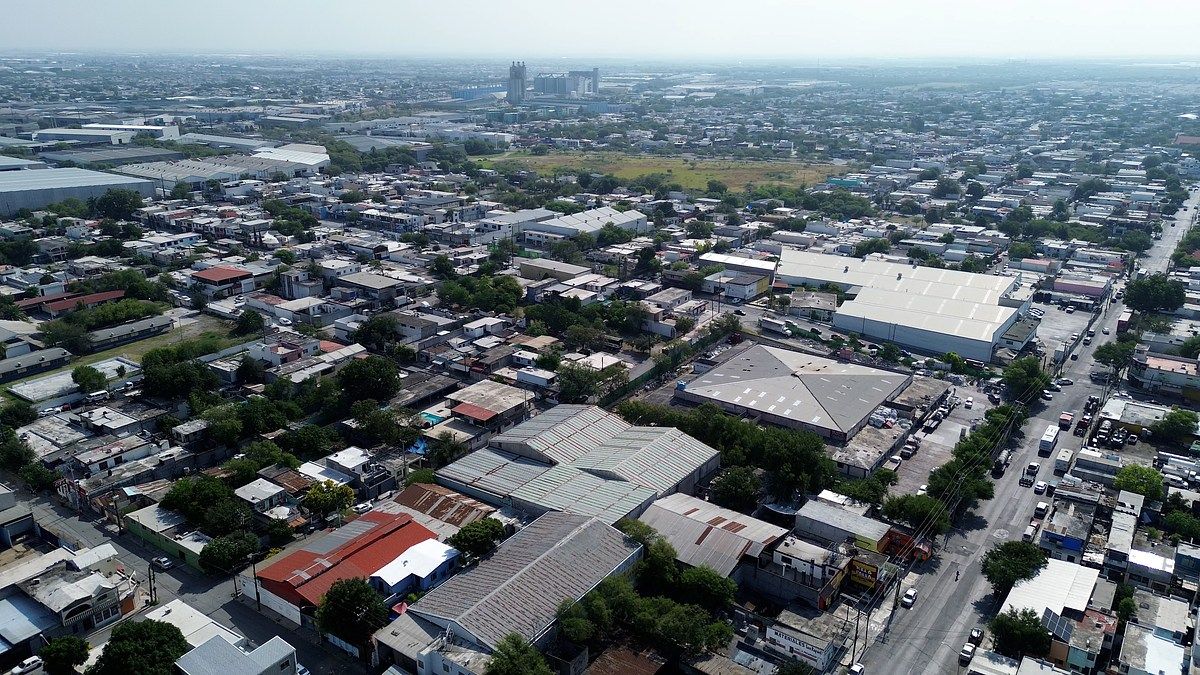 2 de 12: 1c. de Ave. San Rafael