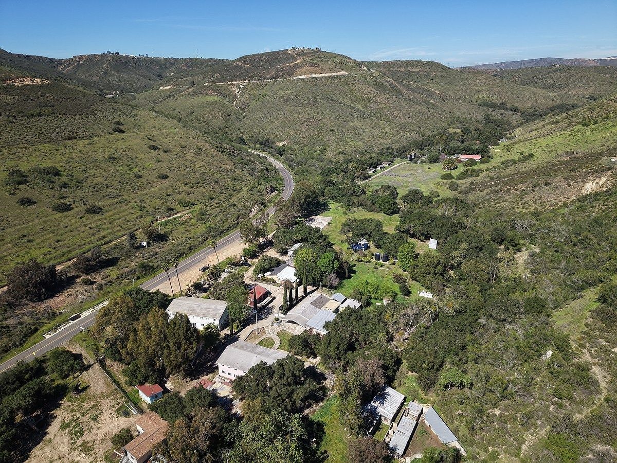 1 of 5: Vista de la Zona