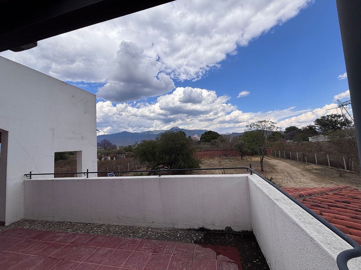 17 de 19: Vista desde terraza lateral 2a planta
