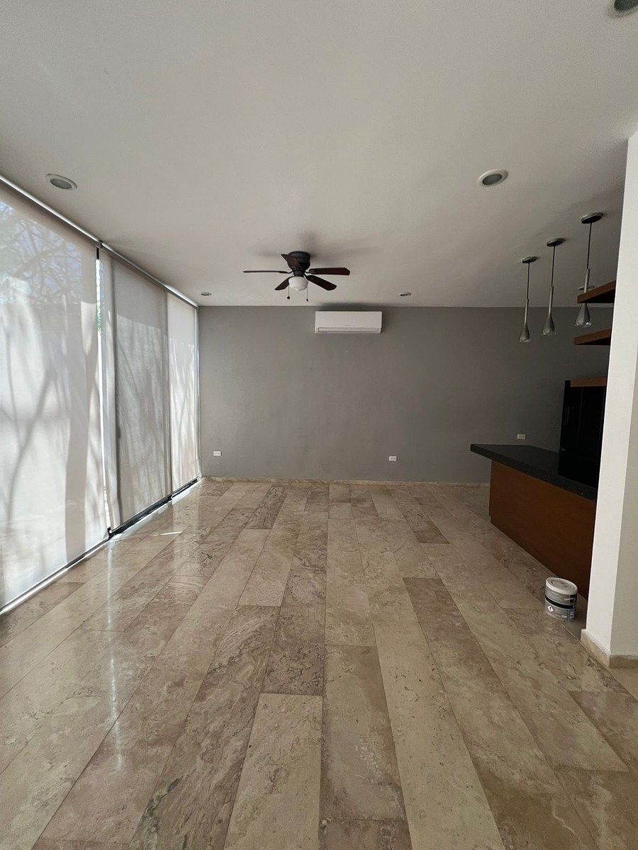 6 of 22: Sala y comedor