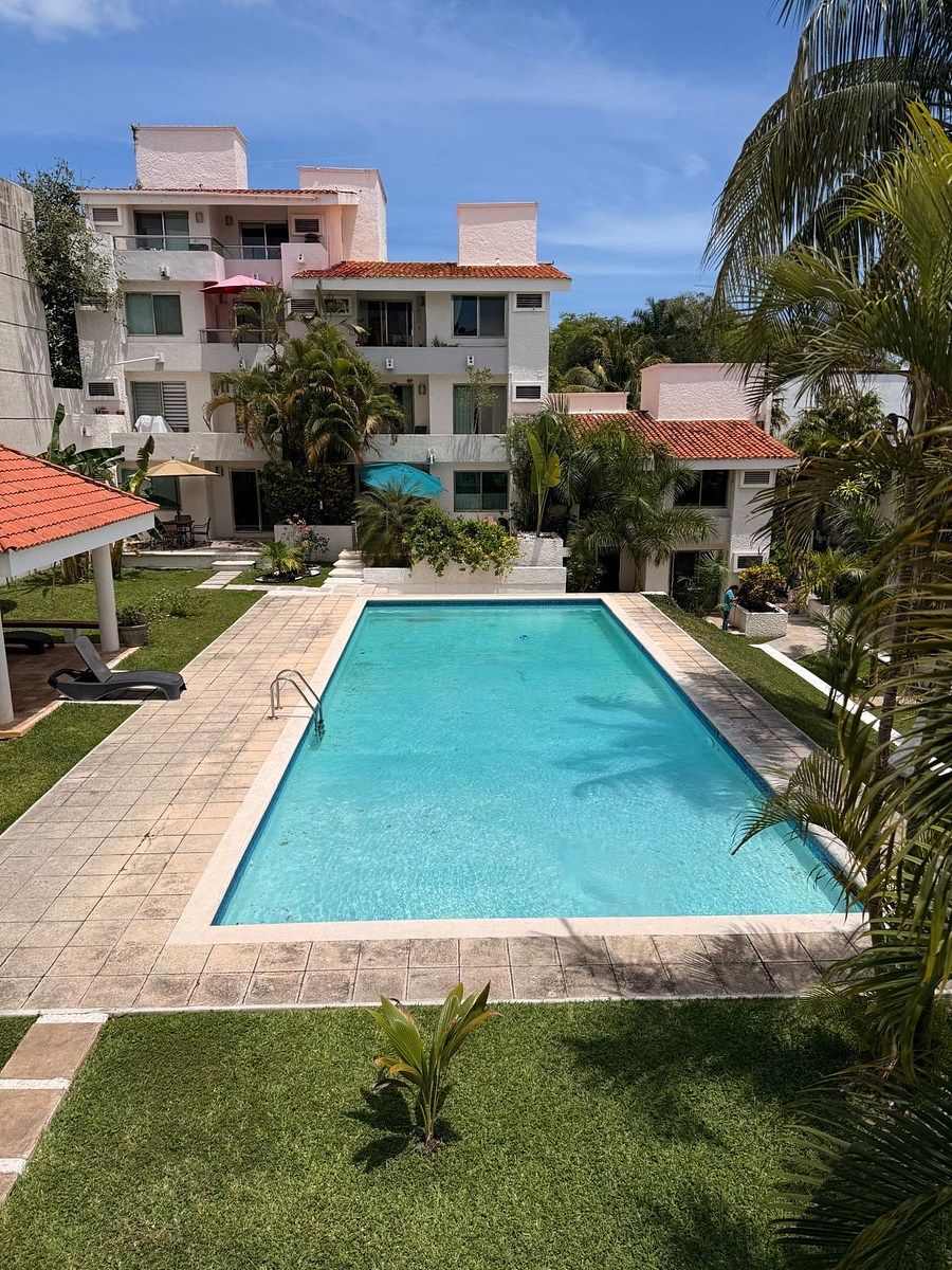 20 de 22: Alberca condominio