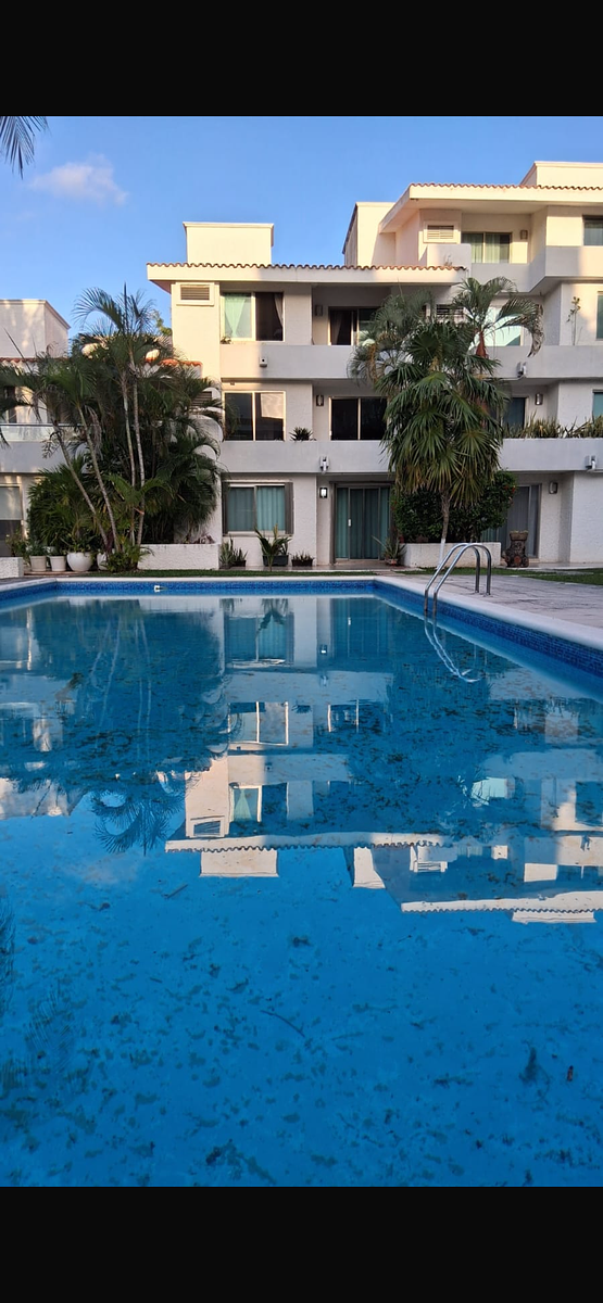 21 de 22: Alberca condominio