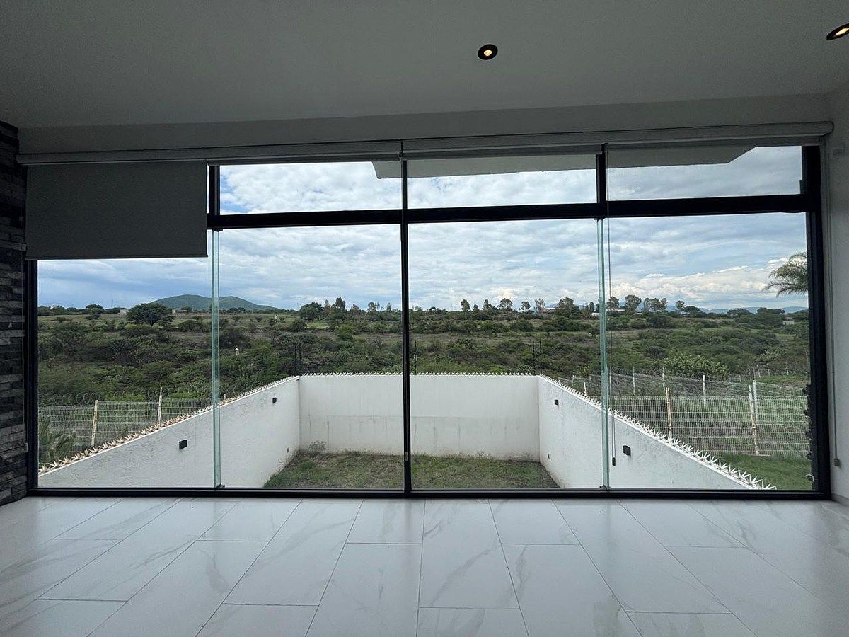 Vista a la reserva desde la sala, photo 5 of 46