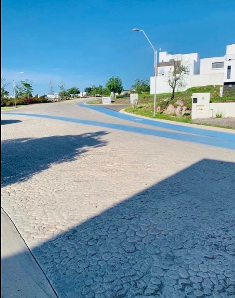Avenida principal del fraccionamiento, photo 40 of 46