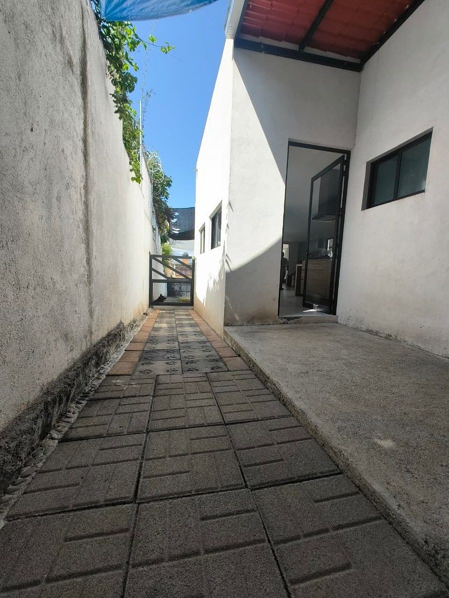 3 de 9: Patio de servicio