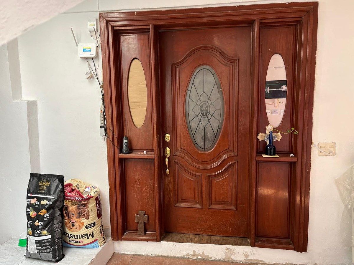 1 de 9: Puerta de acceso