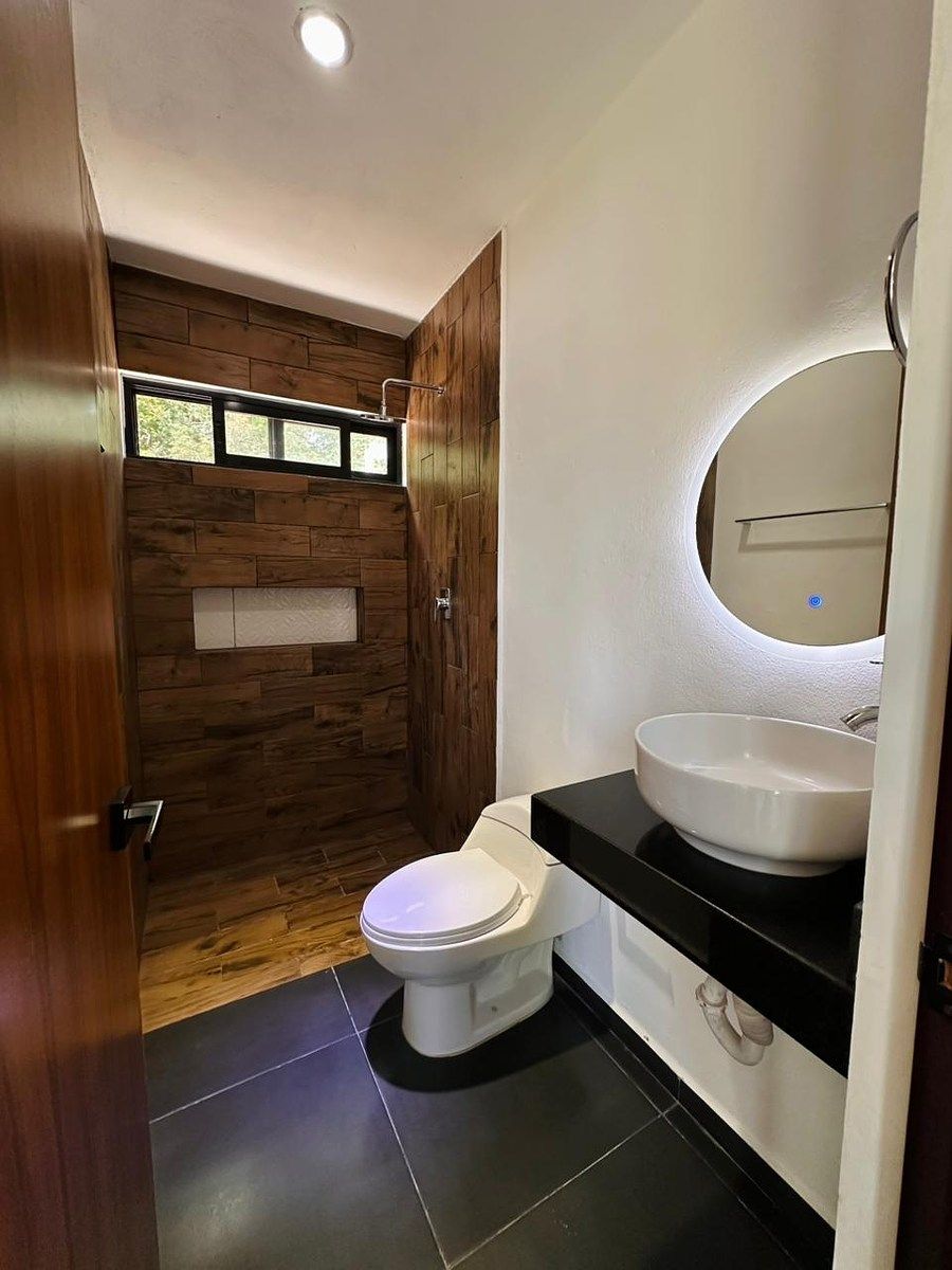 10 de 15: BAÑO COMPARTIDO