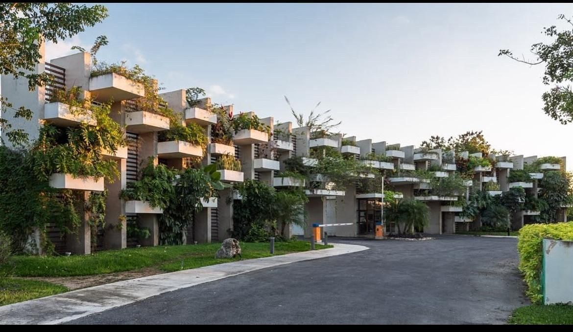 15 de 15: ENTRADA RESIDENCIAL