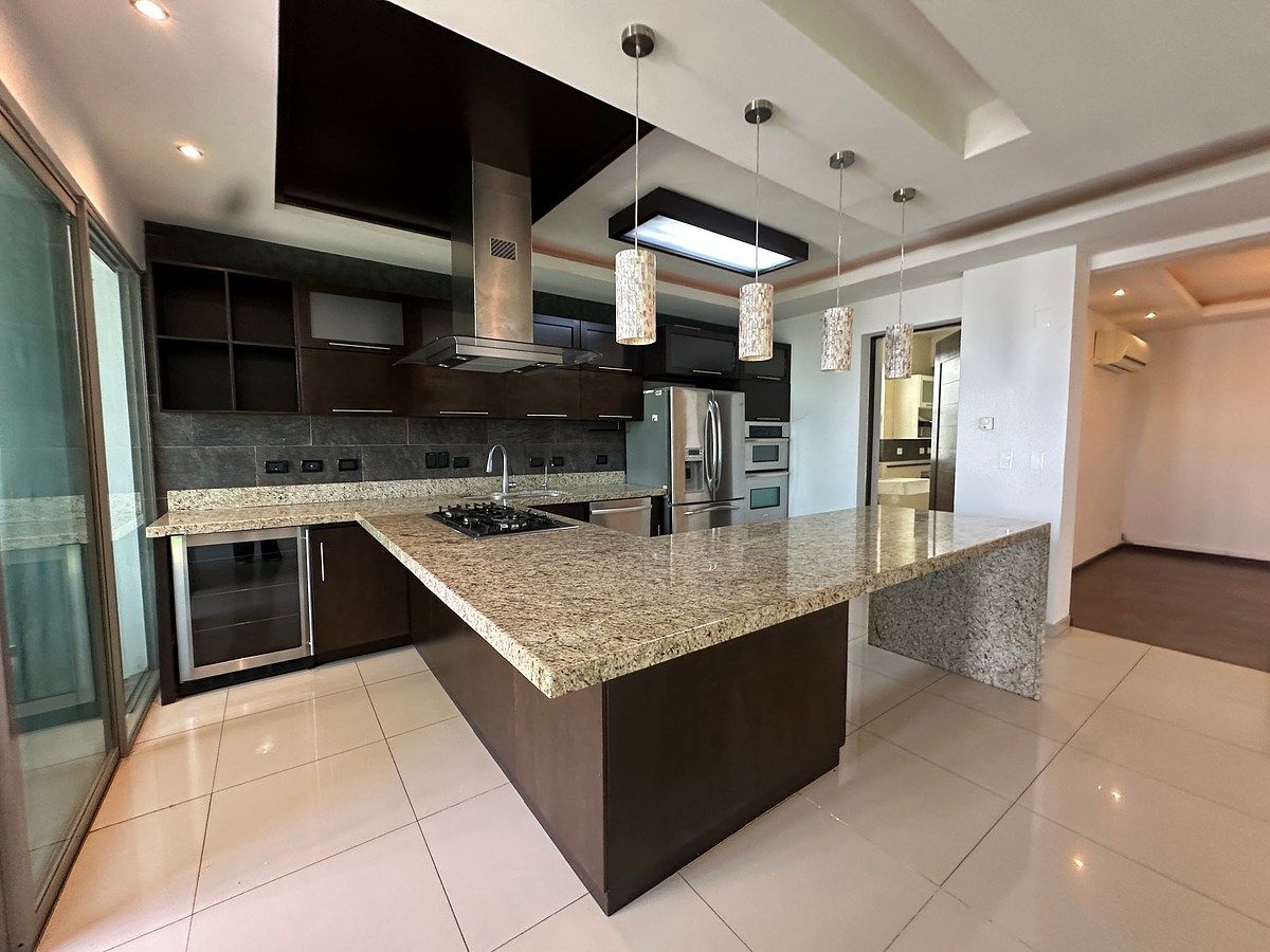 LAS MISIONES 2 CASA EN VENTA EQUIPADISIMA SALTILLO, foto 1 de 33