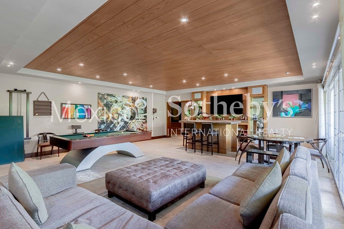 Casa en Venta en Privada Bosques de las Lomas, Villa Primaveras - foto 2