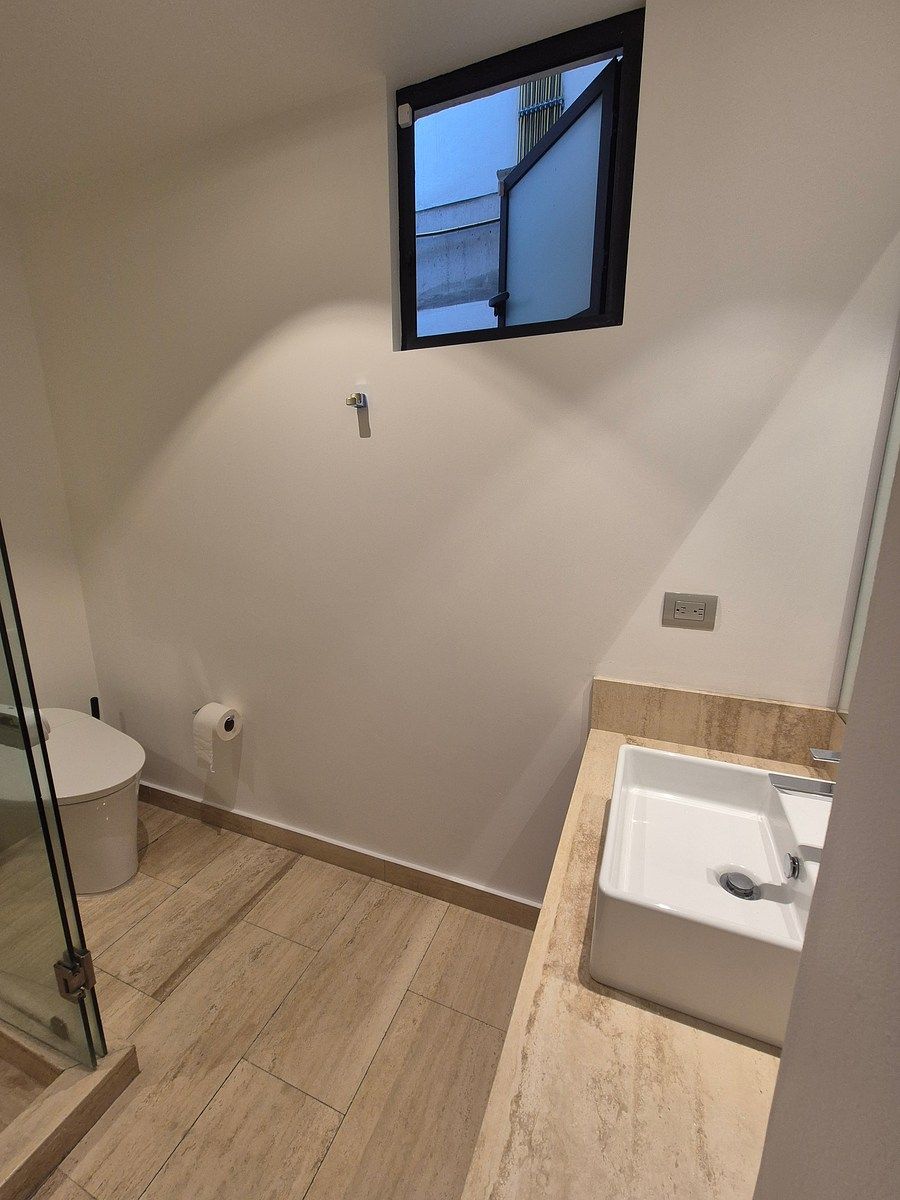 24 de 25: Baños del departamento