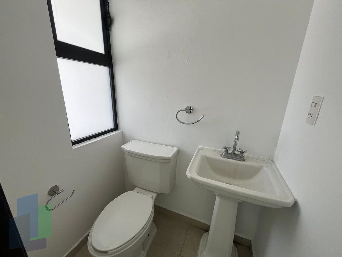 6 de 19: Baño visitas