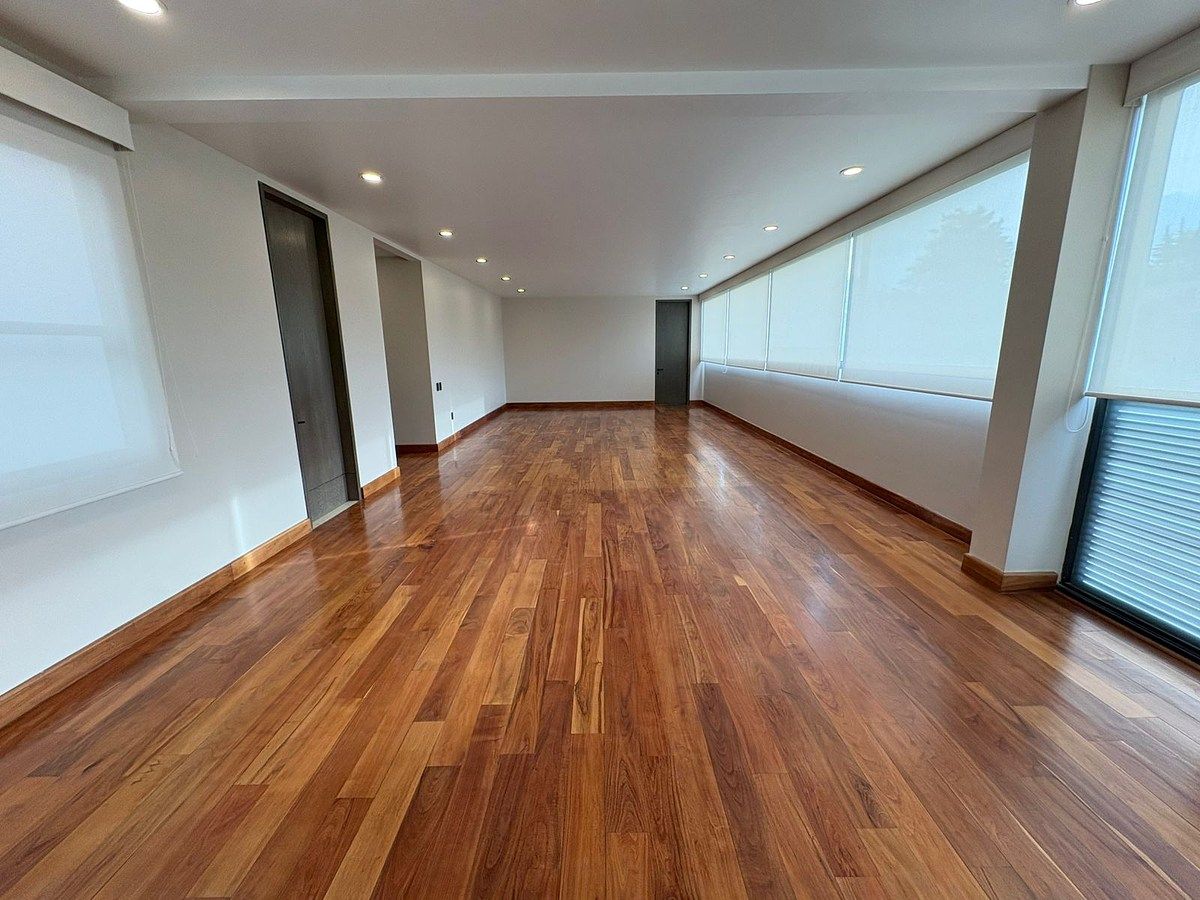 10 of 37: SALA / COMEDOR