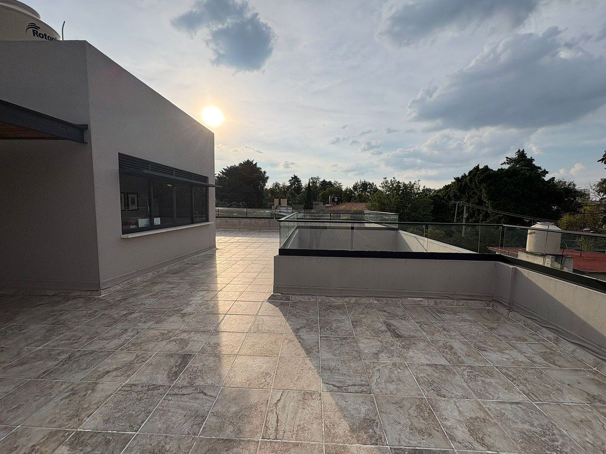 26 of 37: ROOF GARDEN