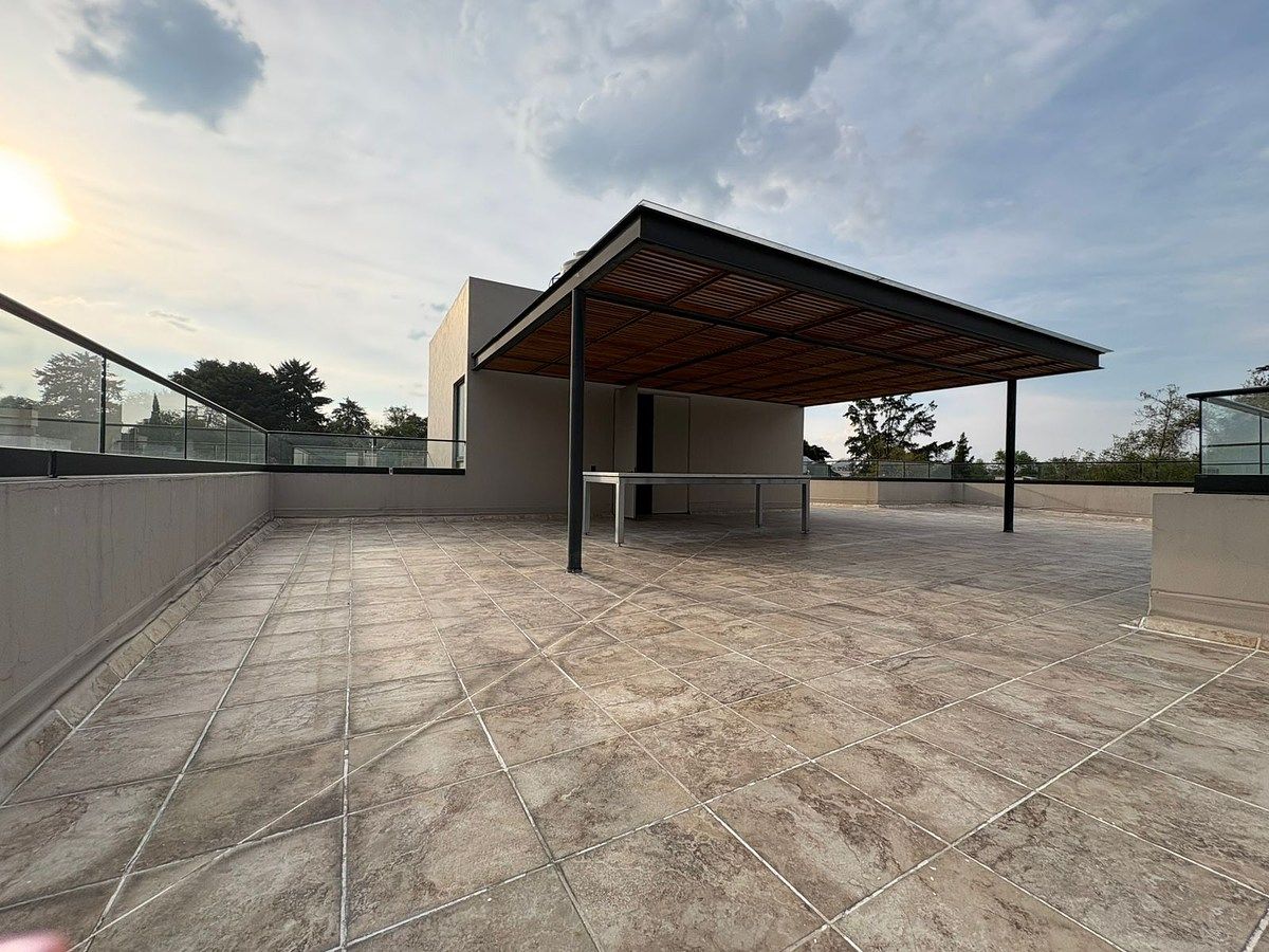 28 of 37: ROOF GARDEN