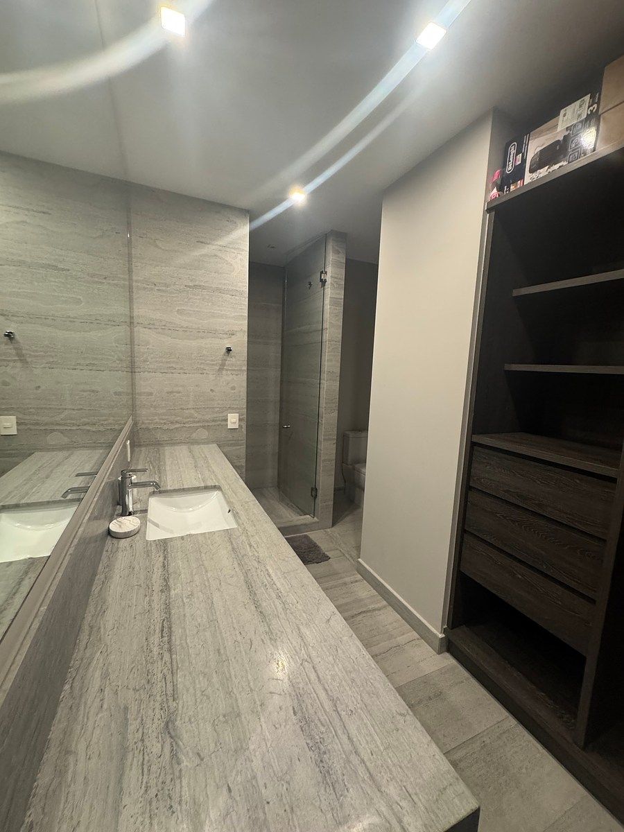 21 de 48: Baño de Segunda Recamara