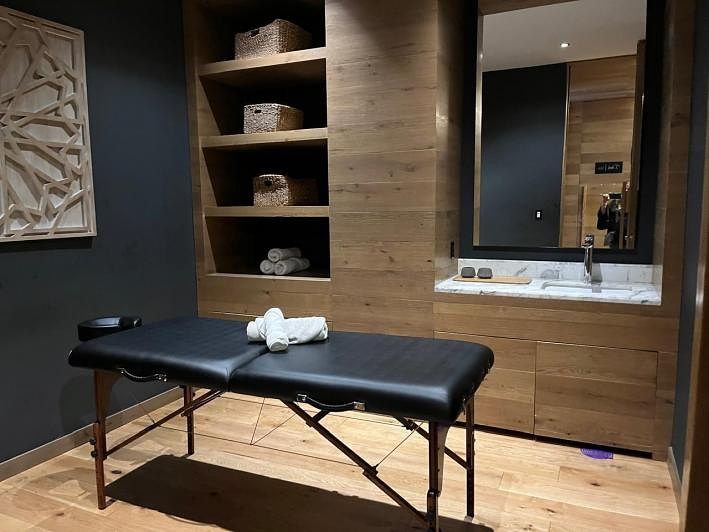 36 de 48: salon de masajes