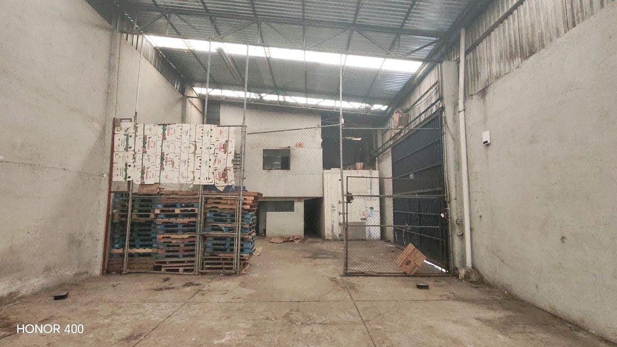 Venta de bodega con 2 cámaras de refrigeración o terreno en san simón ticuman,