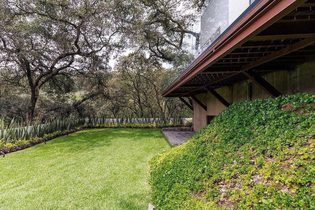 2 de 25: Jardín Privado