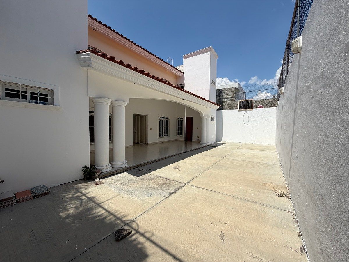 18 de 42: Patio trasero