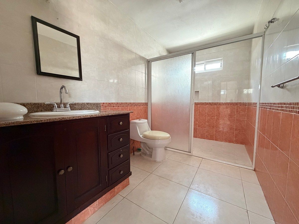 34 de 42: Baño completo