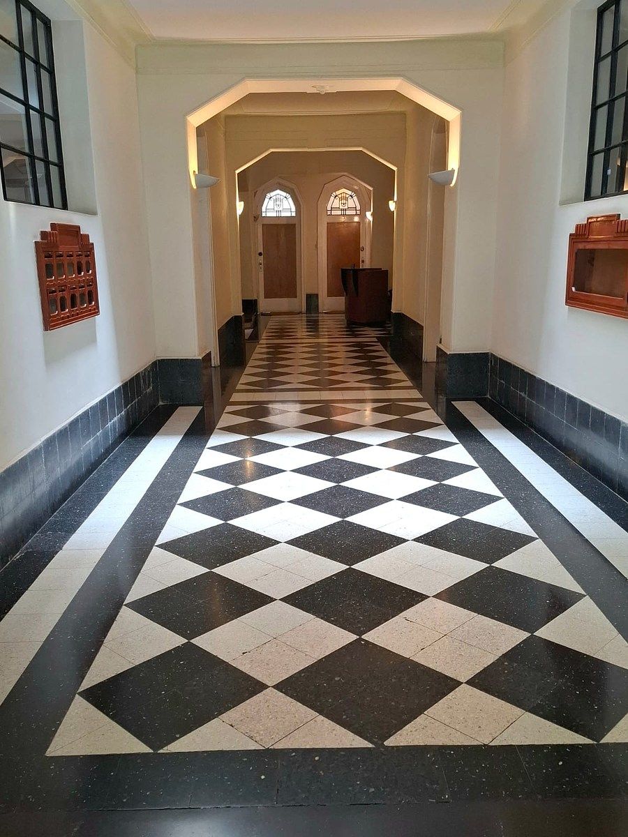 12 de 18: Lobby del edificio