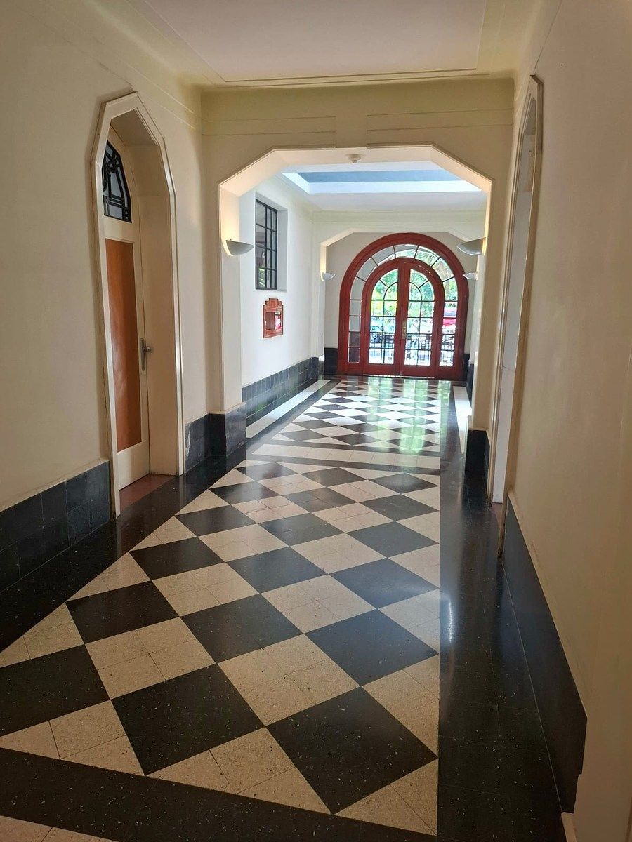 15 de 18: Lobby del edificio