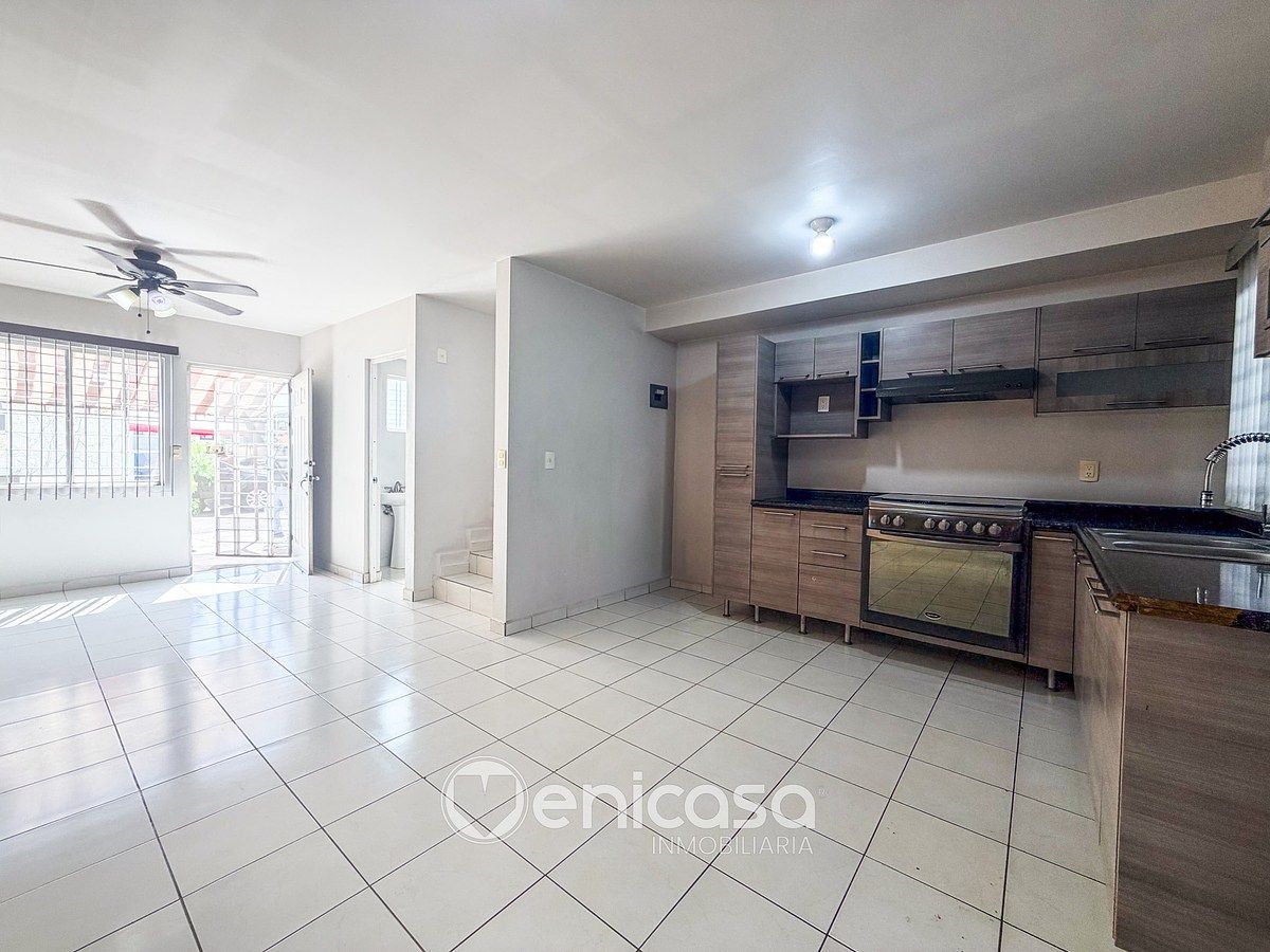 Casa en venta en Senderos de Tlaquepaque - foto 1