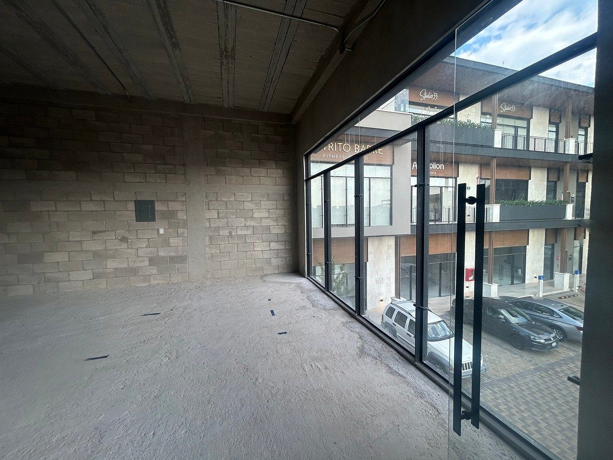 15 of 18: Local disponible/2do piso