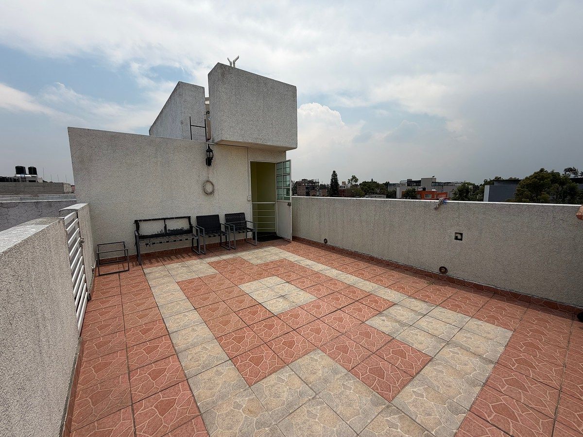 11 of 16: Roof Garden Privado