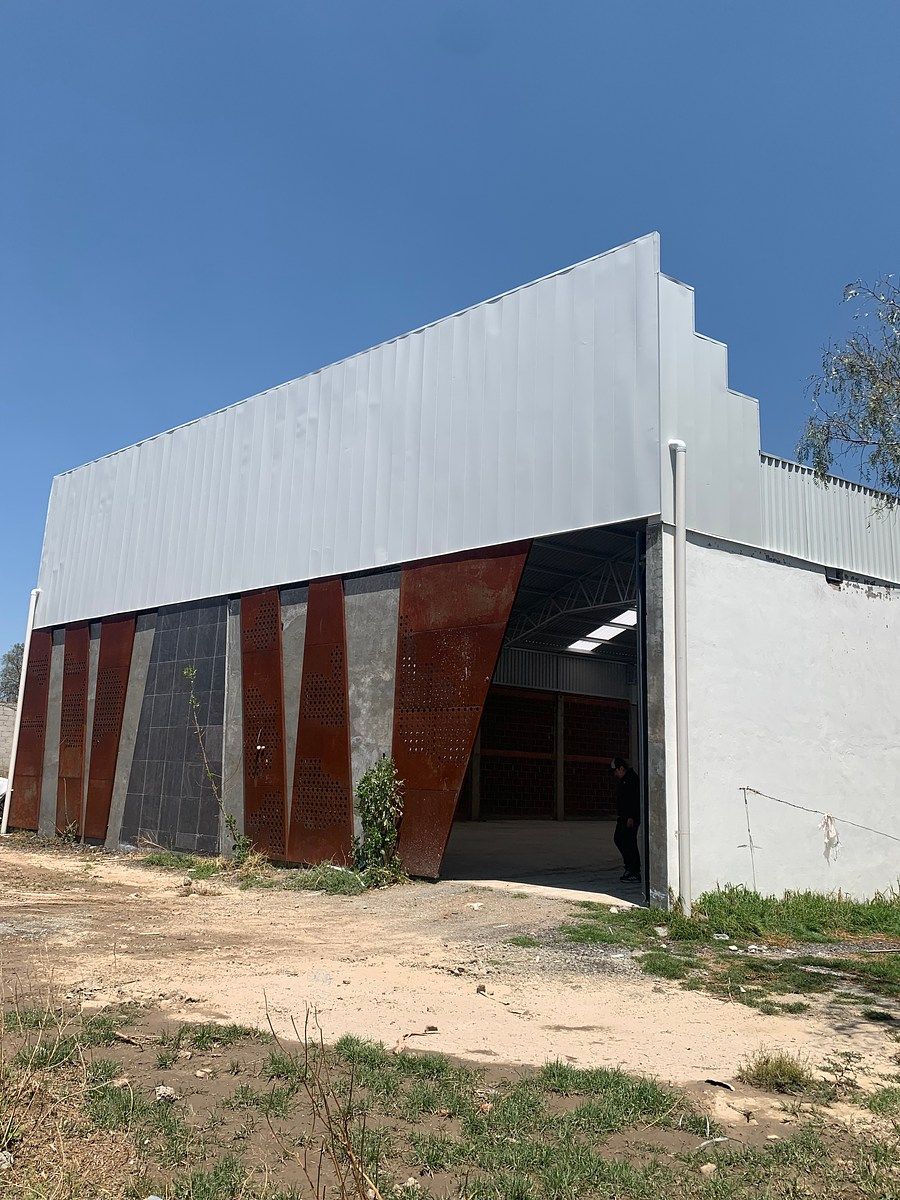 1 de 7: FRENTE 16 metros