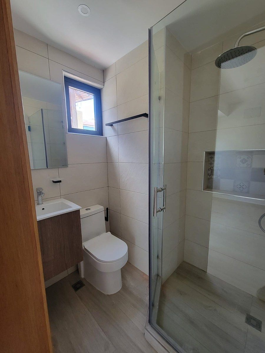 9 de 19: Baño secundario