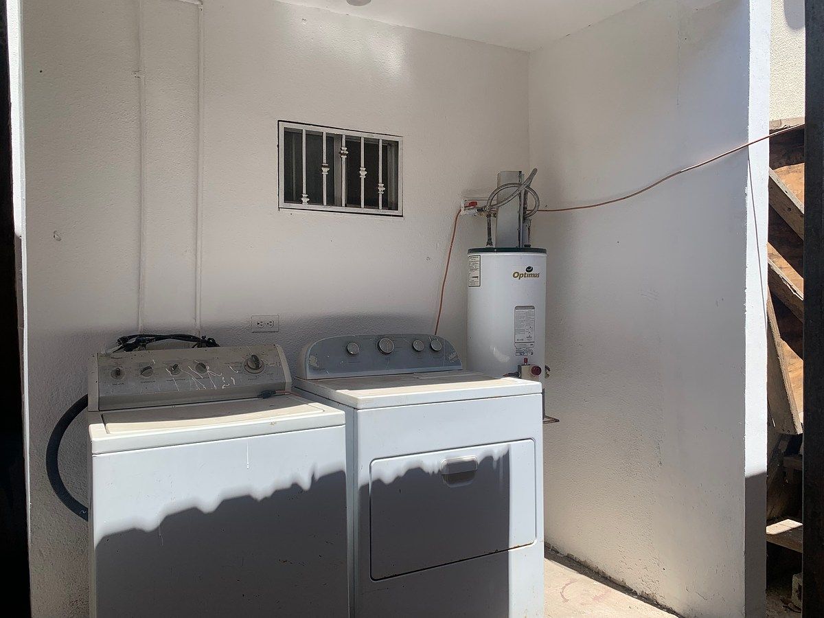 6 of 17: Lavadora / secadora