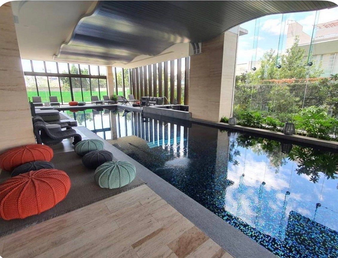 13 de 20: Alberca y jacuzzi mixto