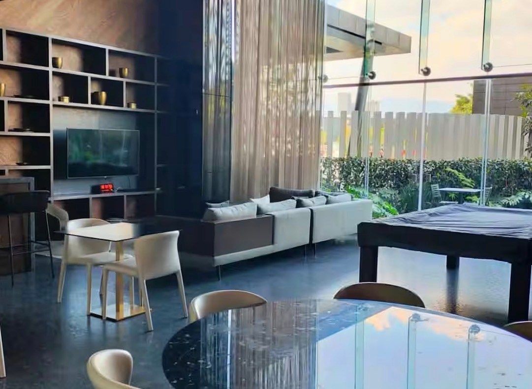 18 de 20: Salón de sueltos