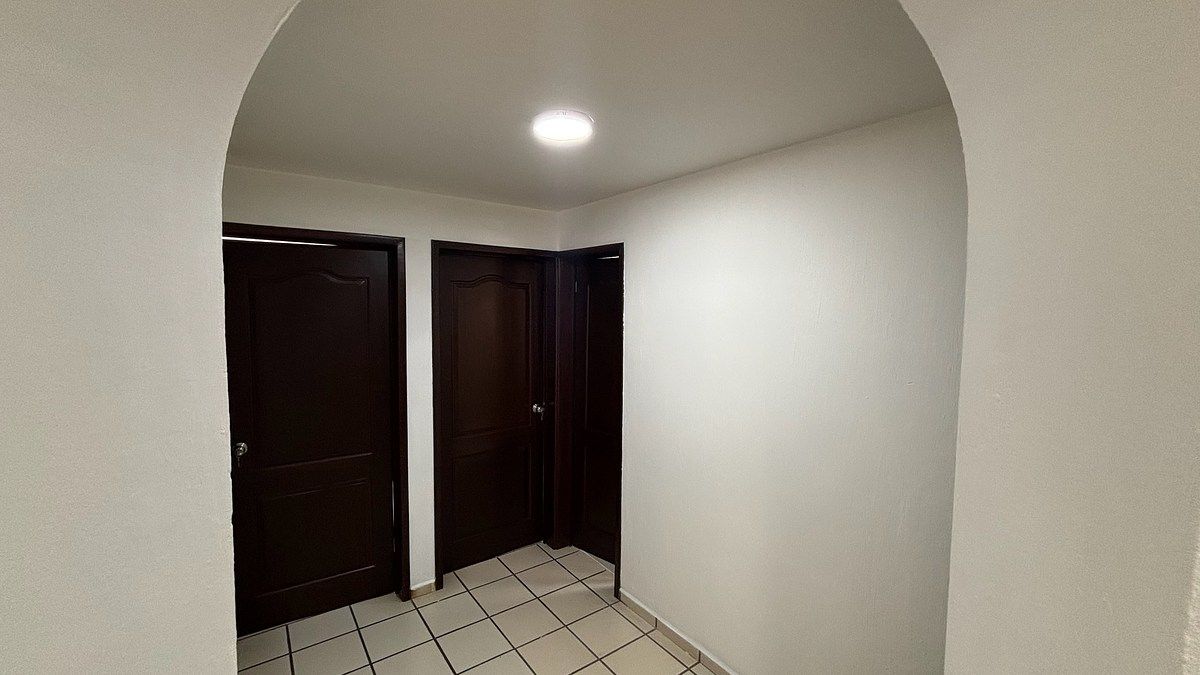 21 de 43: Pasillo distribuidor