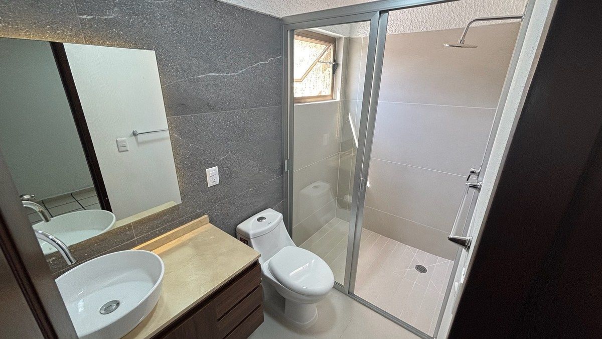 27 de 43: Baño compartido