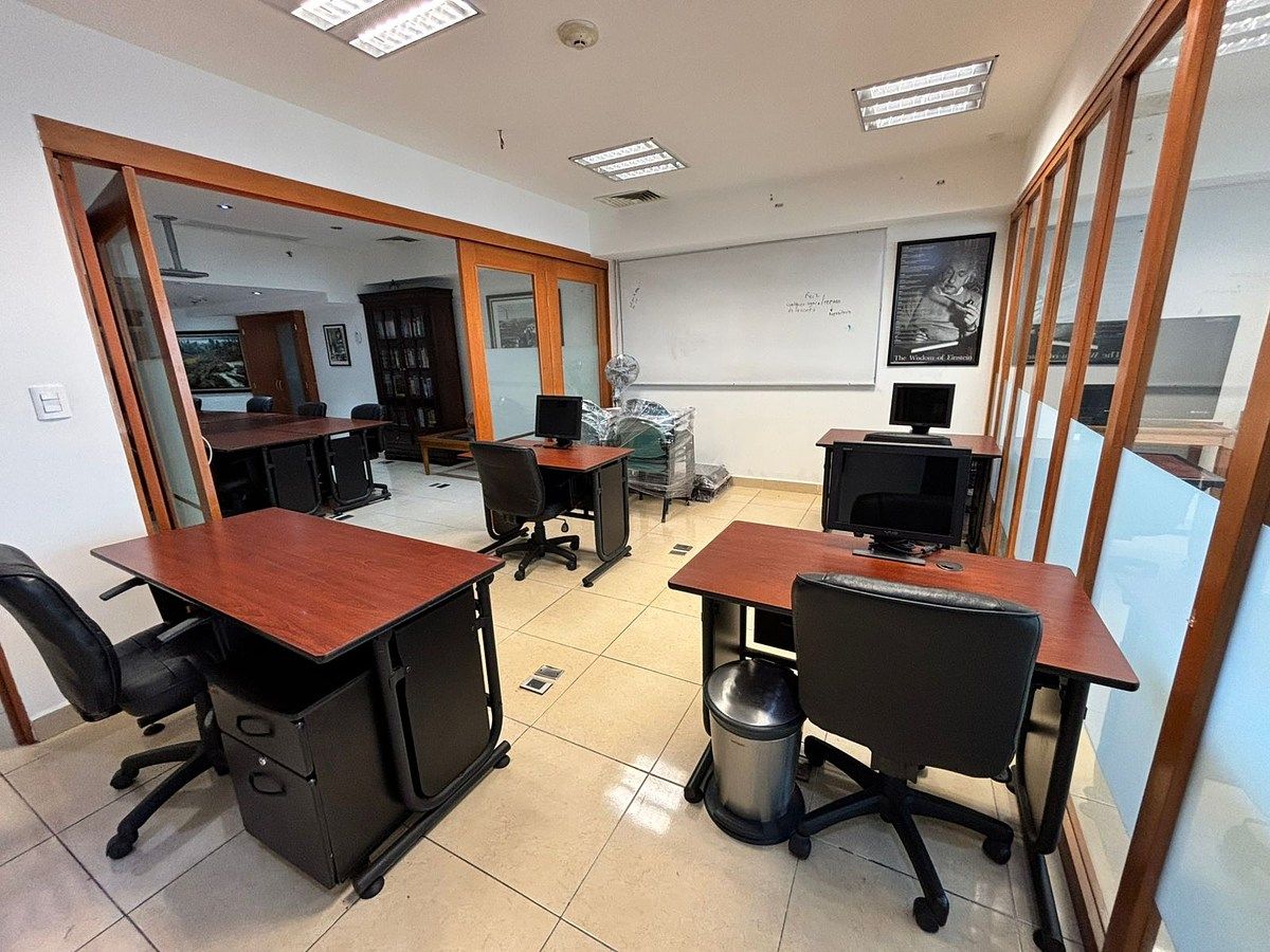 4 de 8: Área de Capacitación