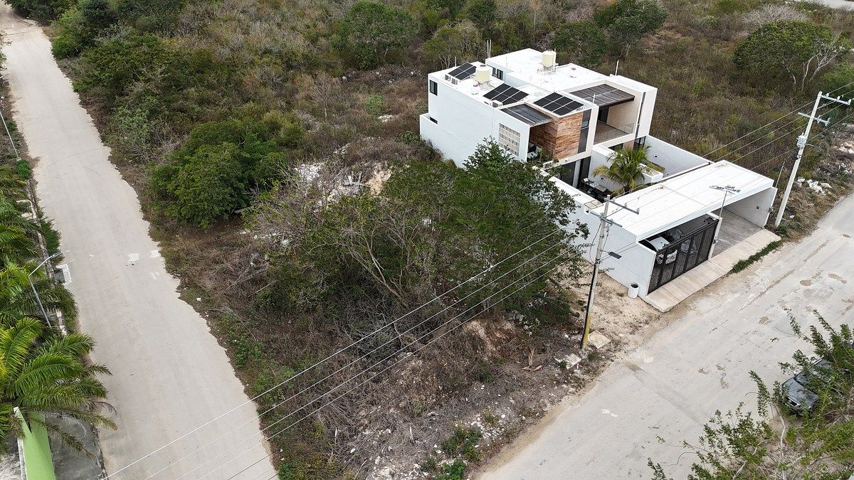 EN VENTA TERRENO EN ESQUINA UBICADO EN TEMOZÓN NORTE - foto 3