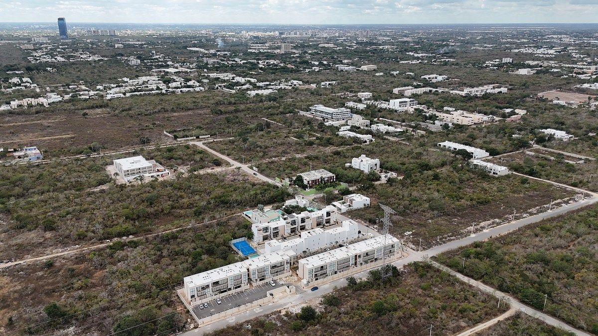 EN VENTA TERRENO EN ESQUINA UBICADO EN TEMOZÓN NORTE - foto 5