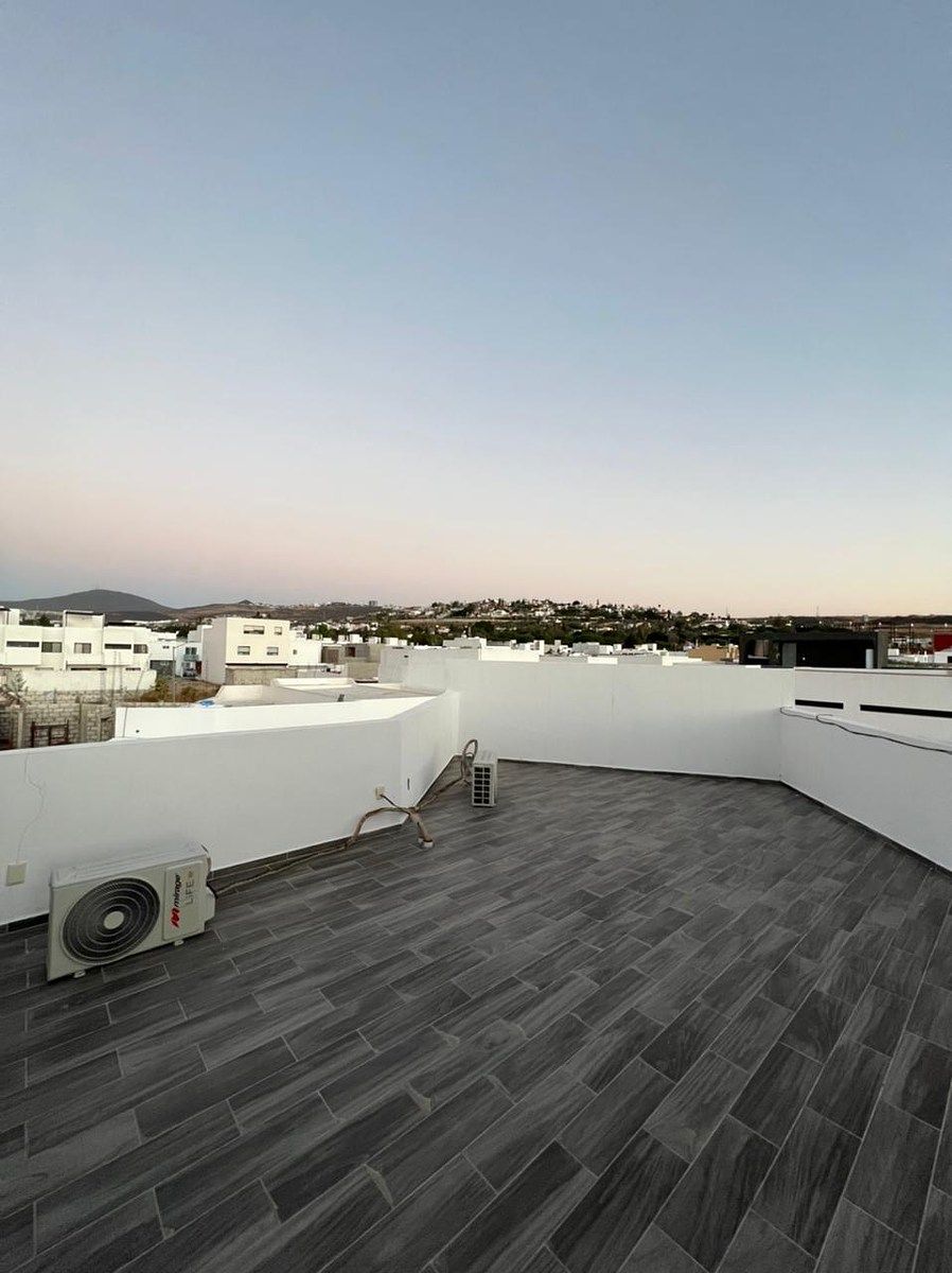 20 of 22: Terraza roof