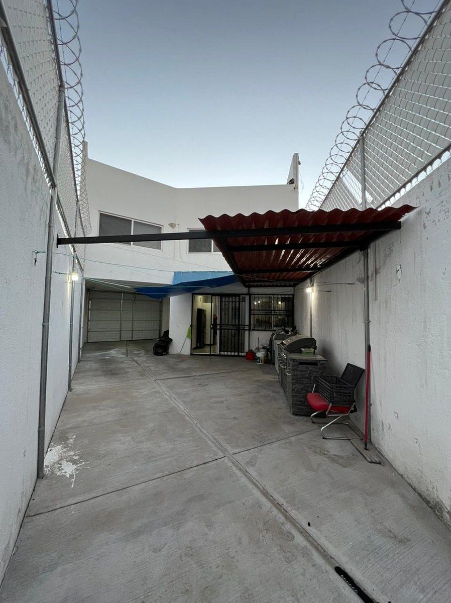 17 of 22: Patio planta baja