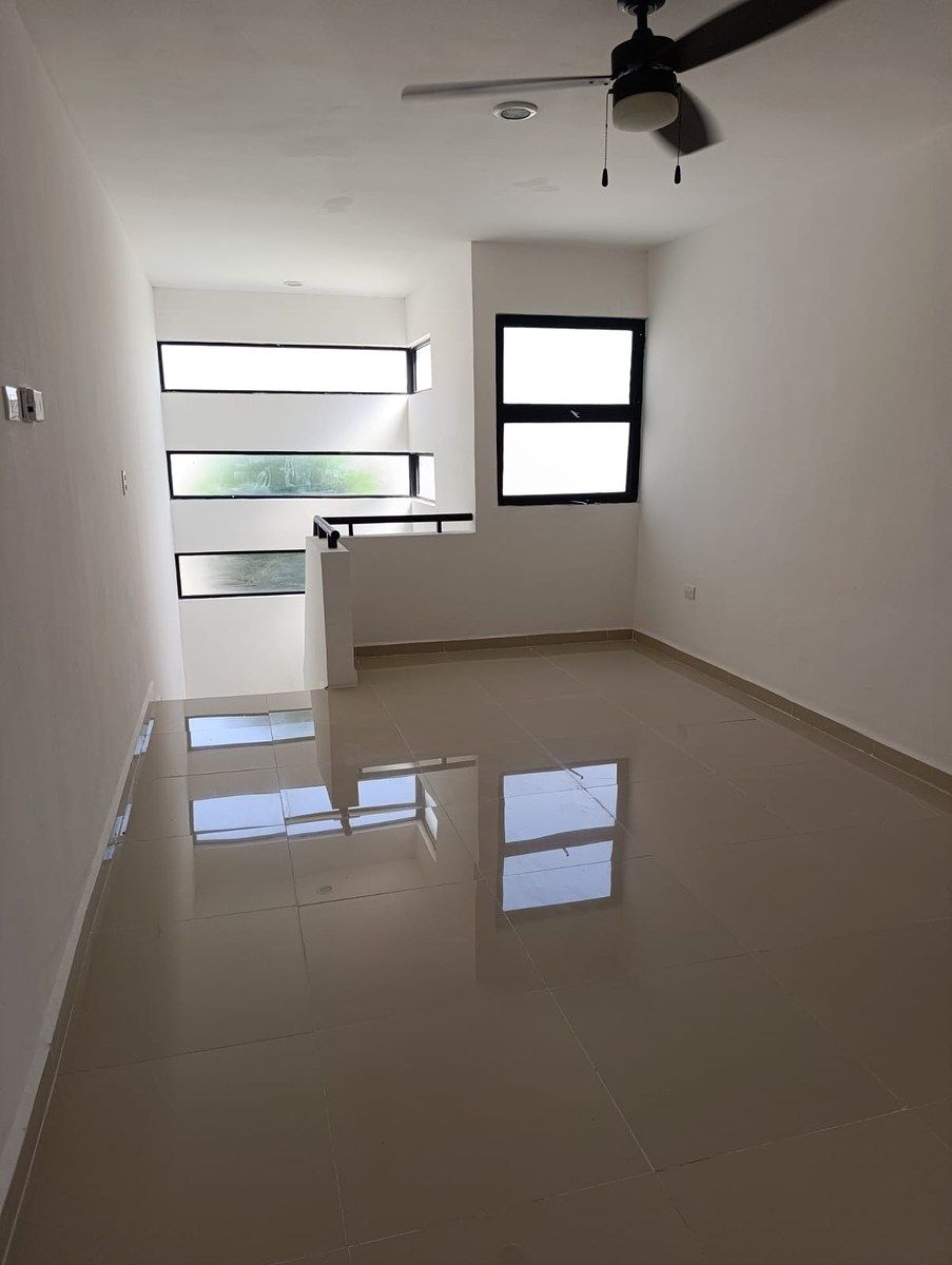 11 of 11: FAMILY ROOM