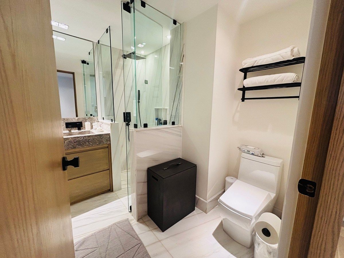 15 de 31: Baños Marmol