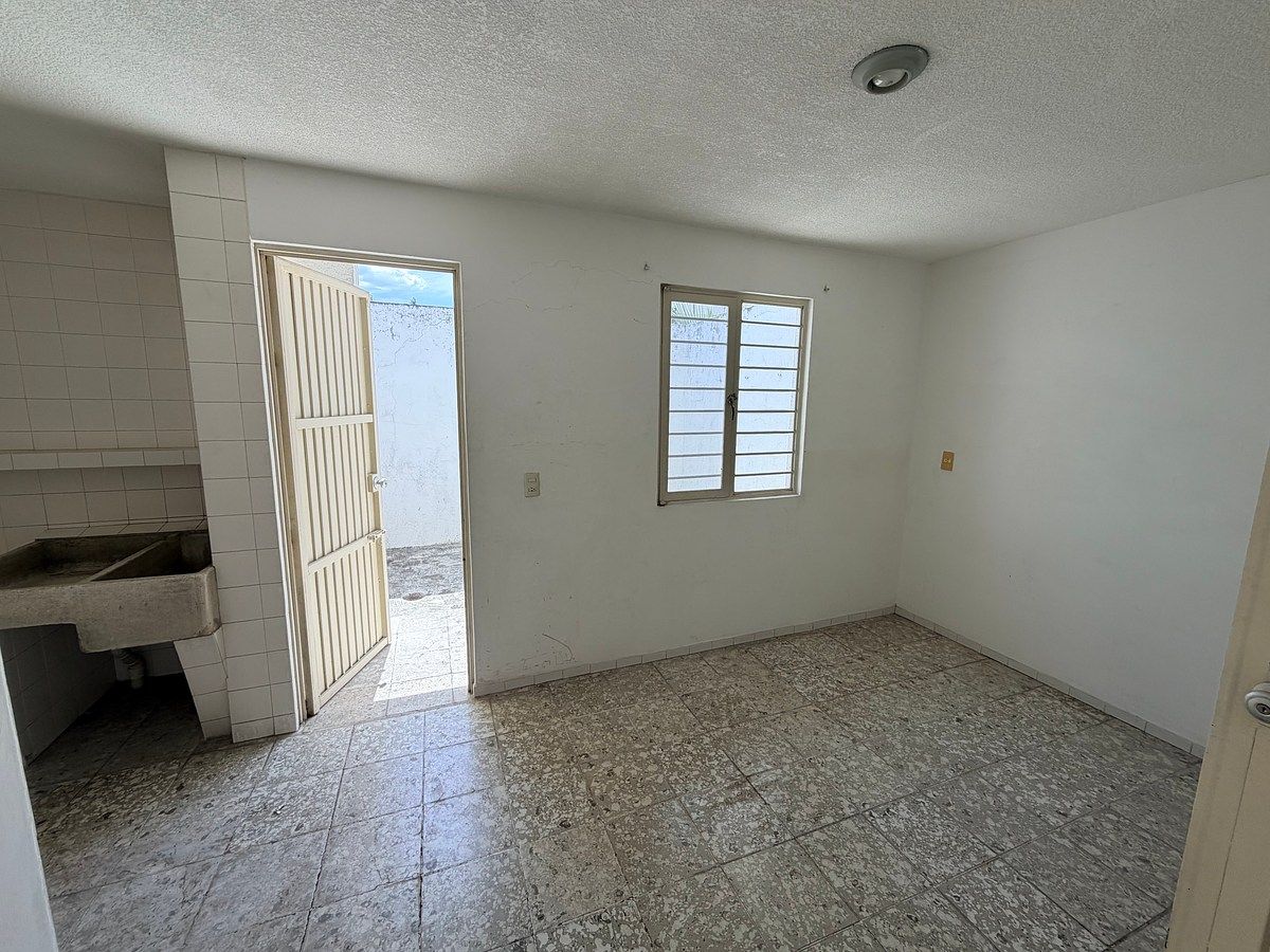 34 de 36: CUARTO DE SERVICIO