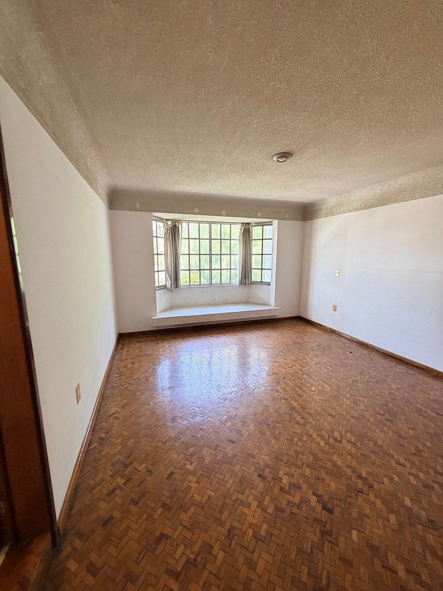 31 de 36: RECAMARA SECUNDARIA