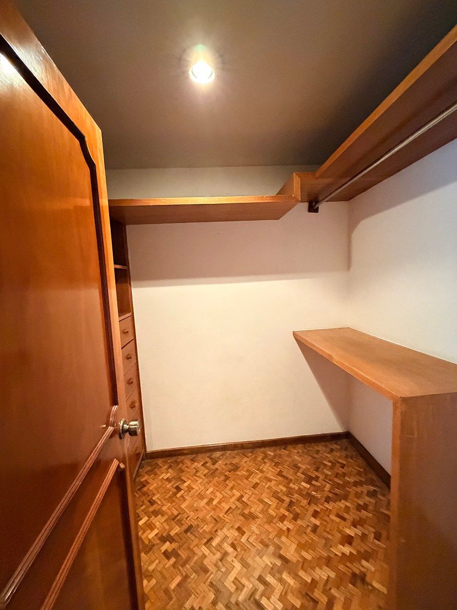 26 de 36: PRIMER VESTIDOR DE LA RECMARA SECUNDARIA