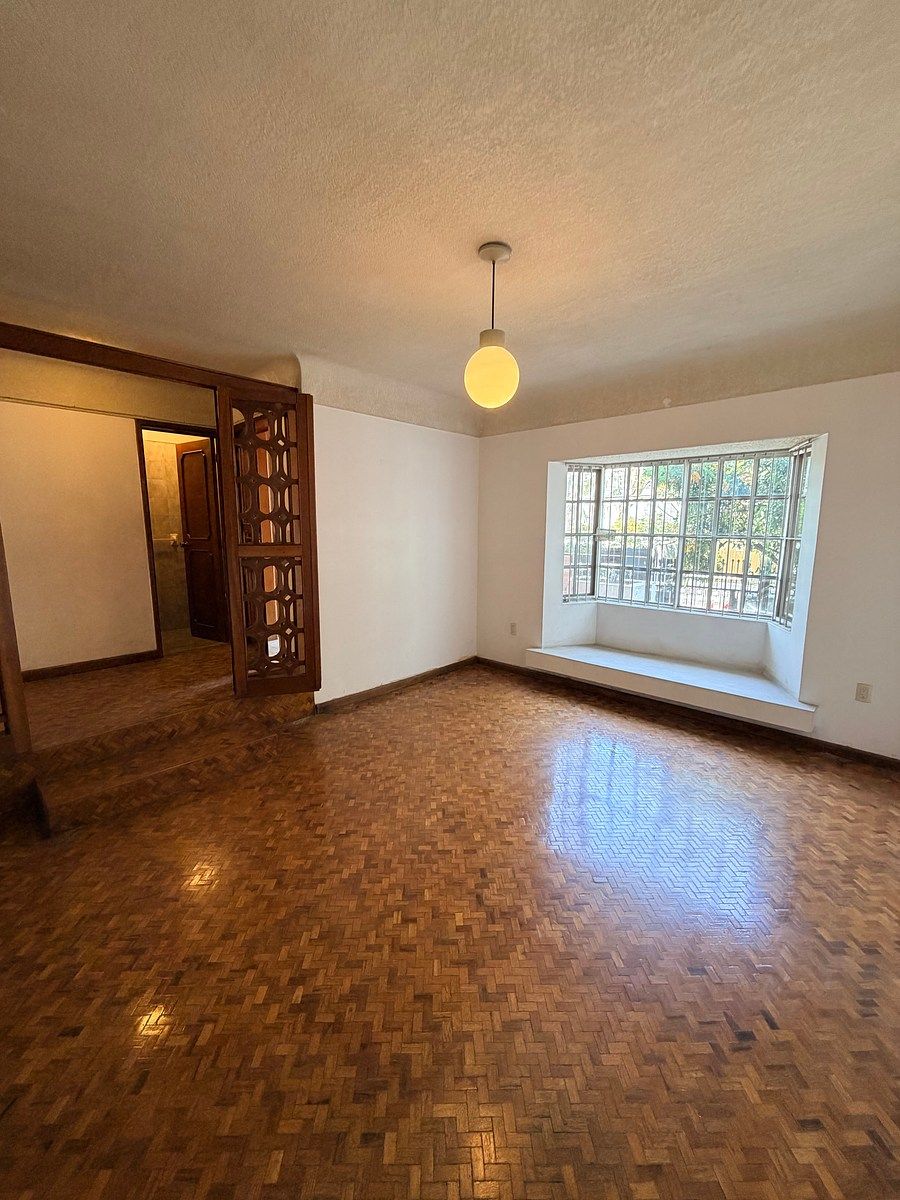 9 de 36: PRIMERA SALA PARA INVITADOS