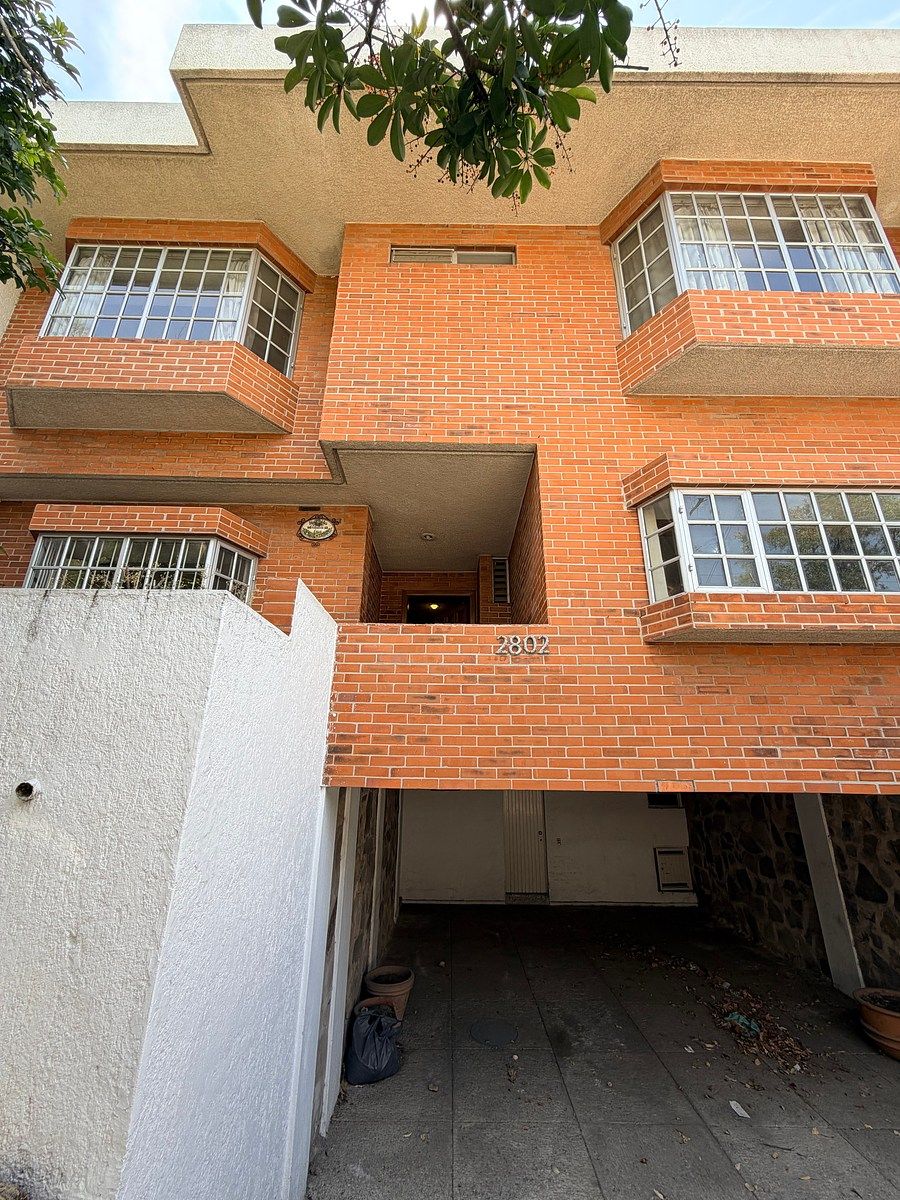 3 de 36: COCHERA PARA 4 AUTOS